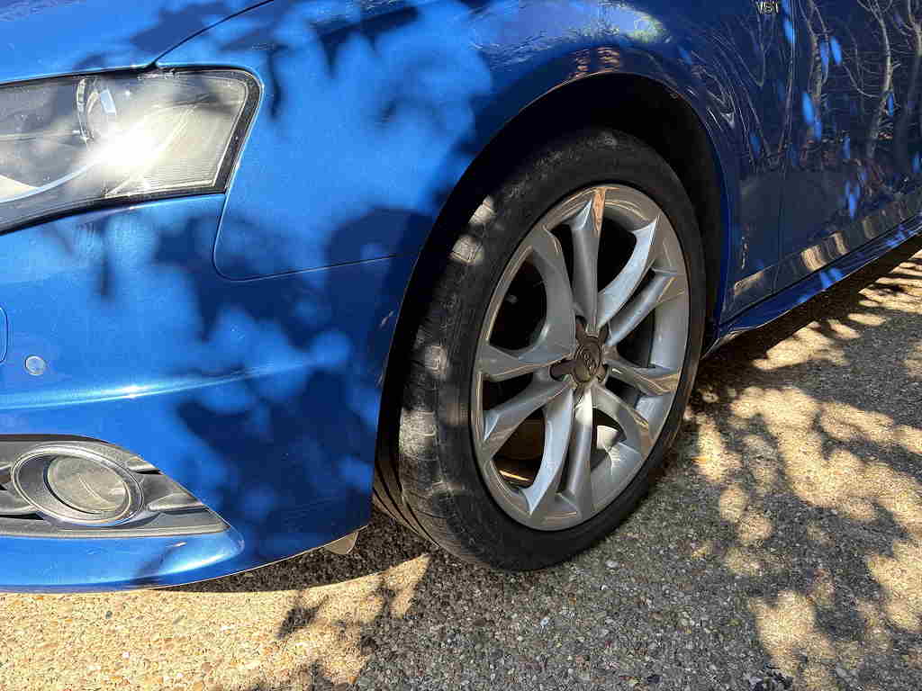 Front nearside alloy wheel