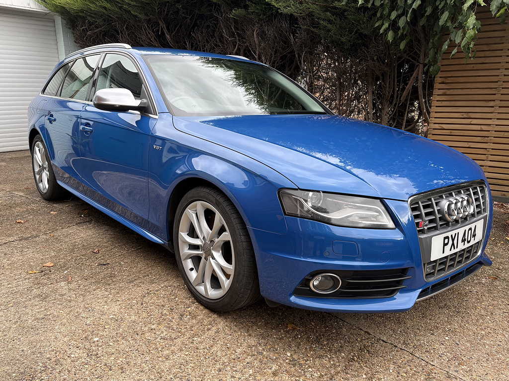 Audi S4 Avant, front three-quarter